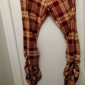 Pants with scrunching legs